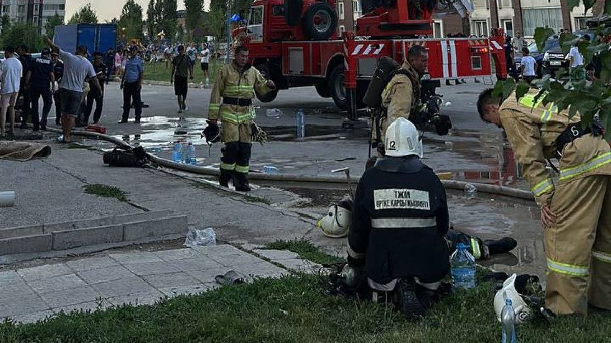 Семье погибшей при пожаре в микрорайоне Аккент алматинке окажут материальную помощь